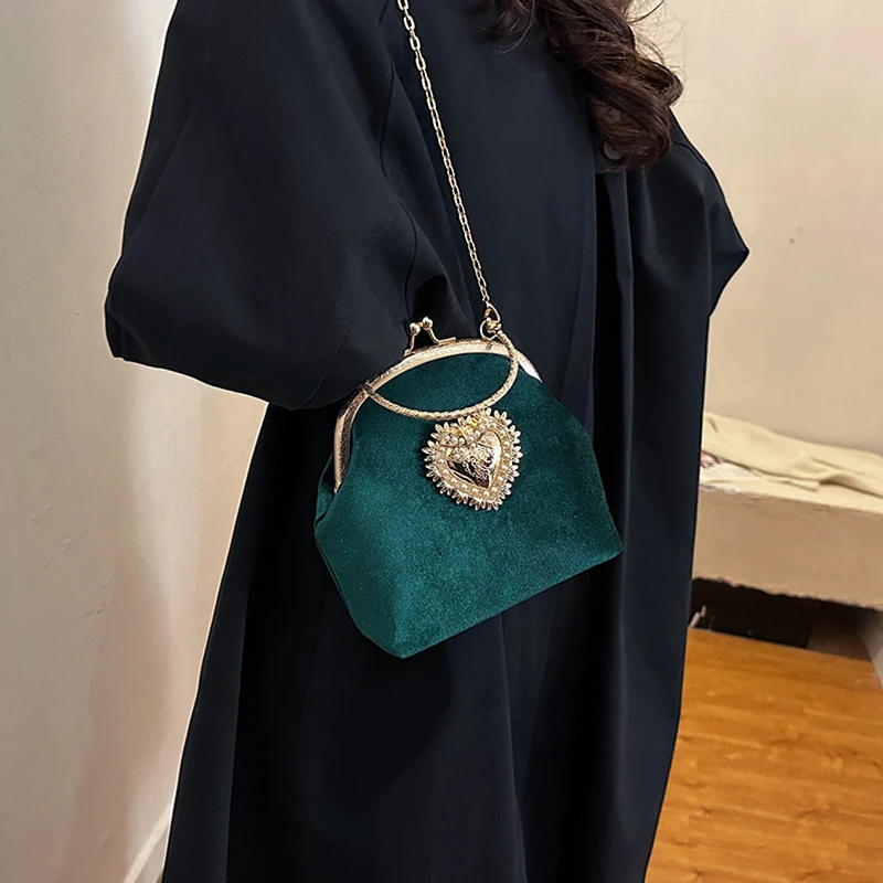 Chains Velvet Frame Heart Dinn - Women Bags In Sale recension och pris